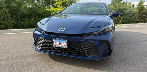 Toyota Camry Hybrid 2025