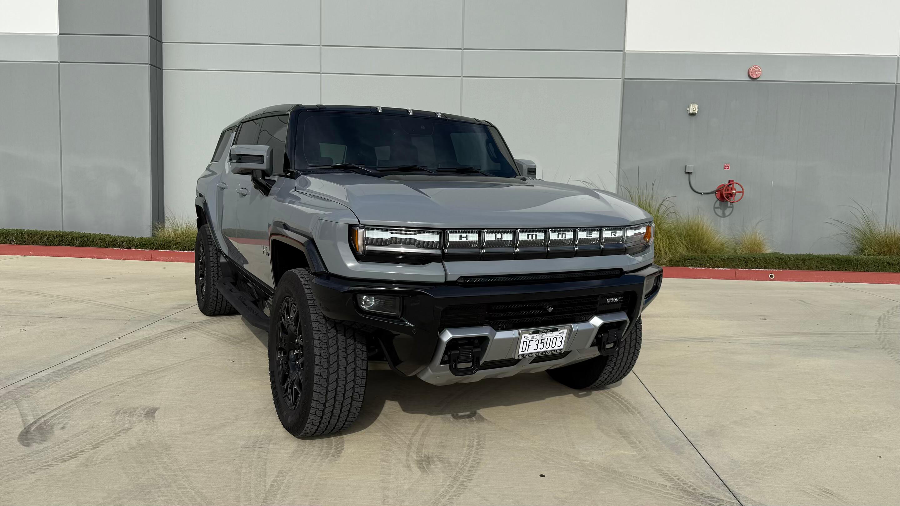 GMC HUMMER EV SUV 2024 in 