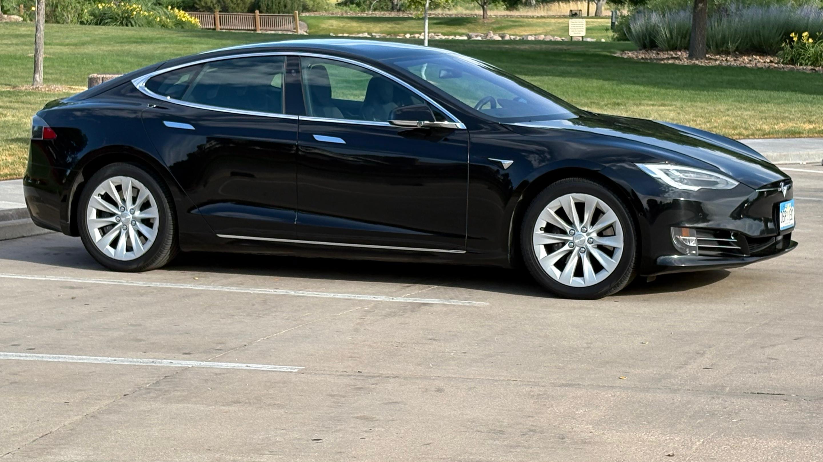 Tesla Model S 2018 in Centennial, CO