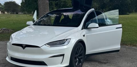 Tesla Model X 2024