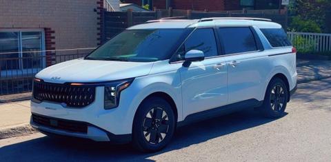 Kia Carnival Hybrid 2025