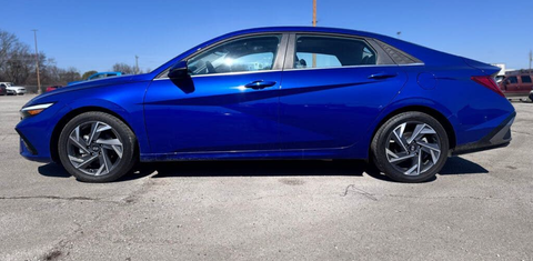 Hyundai Elantra 2024
