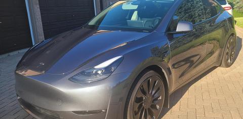 Tesla Model Y 2025