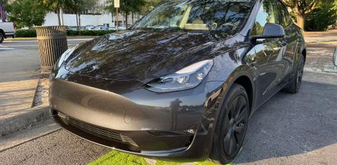 Tesla Model Y 2024