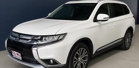 Mitsubishi OUTLANDER 2016