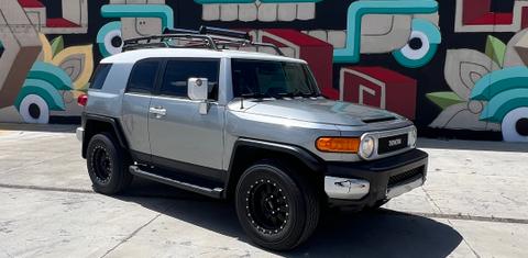 Toyota FJ Cruiser 2012