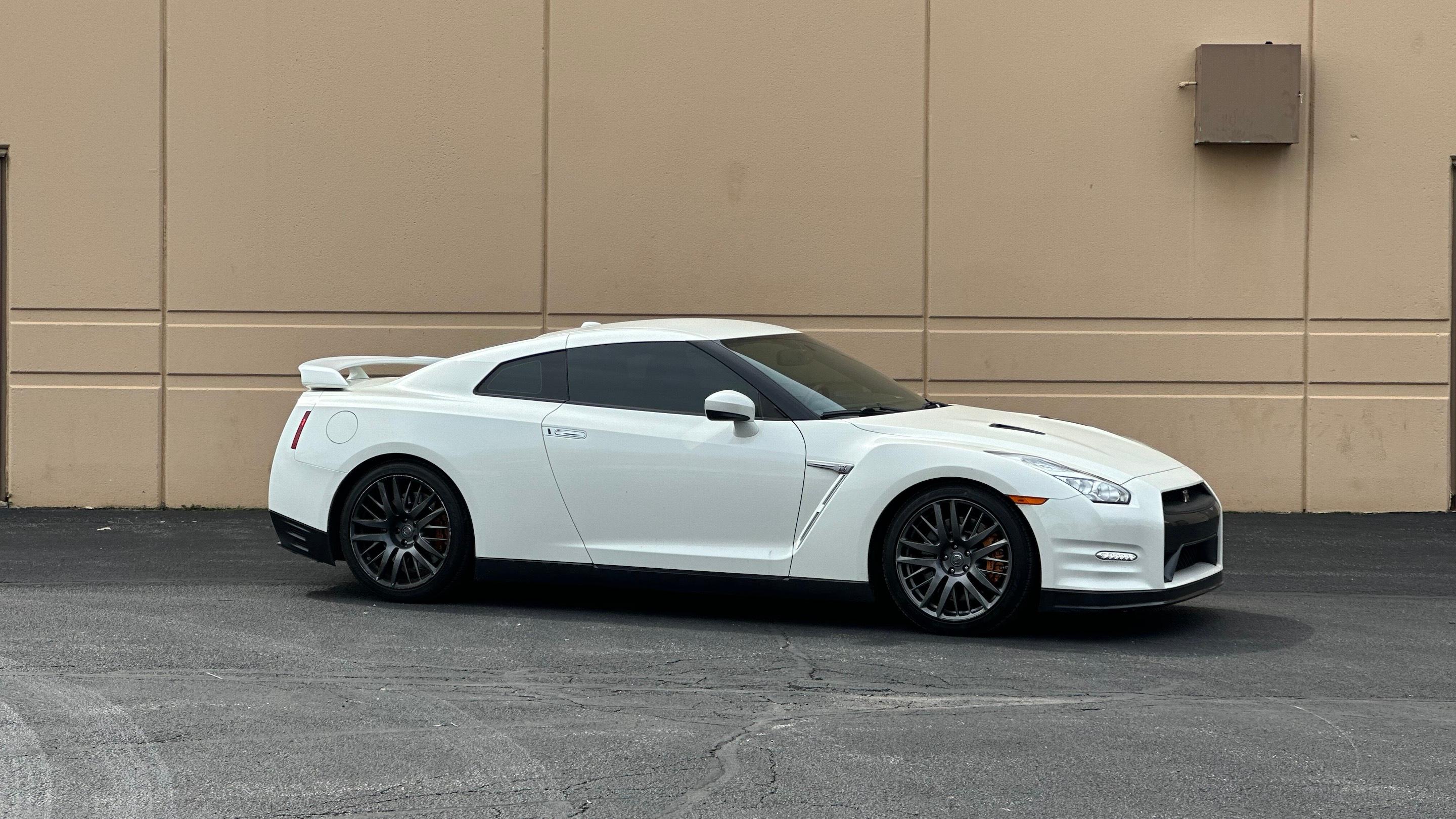 Nissan GT-R 2016 in Chicago Ridge, IL