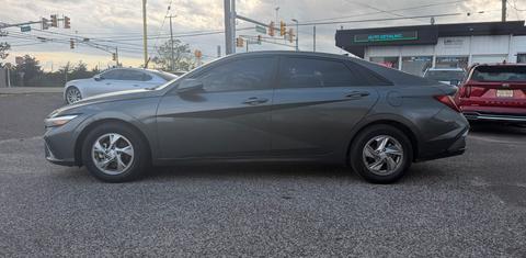 Hyundai Elantra 2024