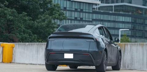 Tesla Model Y 2026