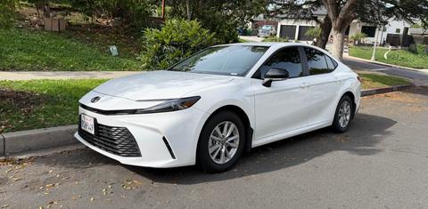 Toyota Camry Hybrid 2025