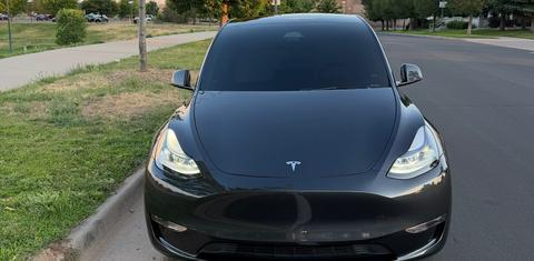 Tesla Model Y 2025