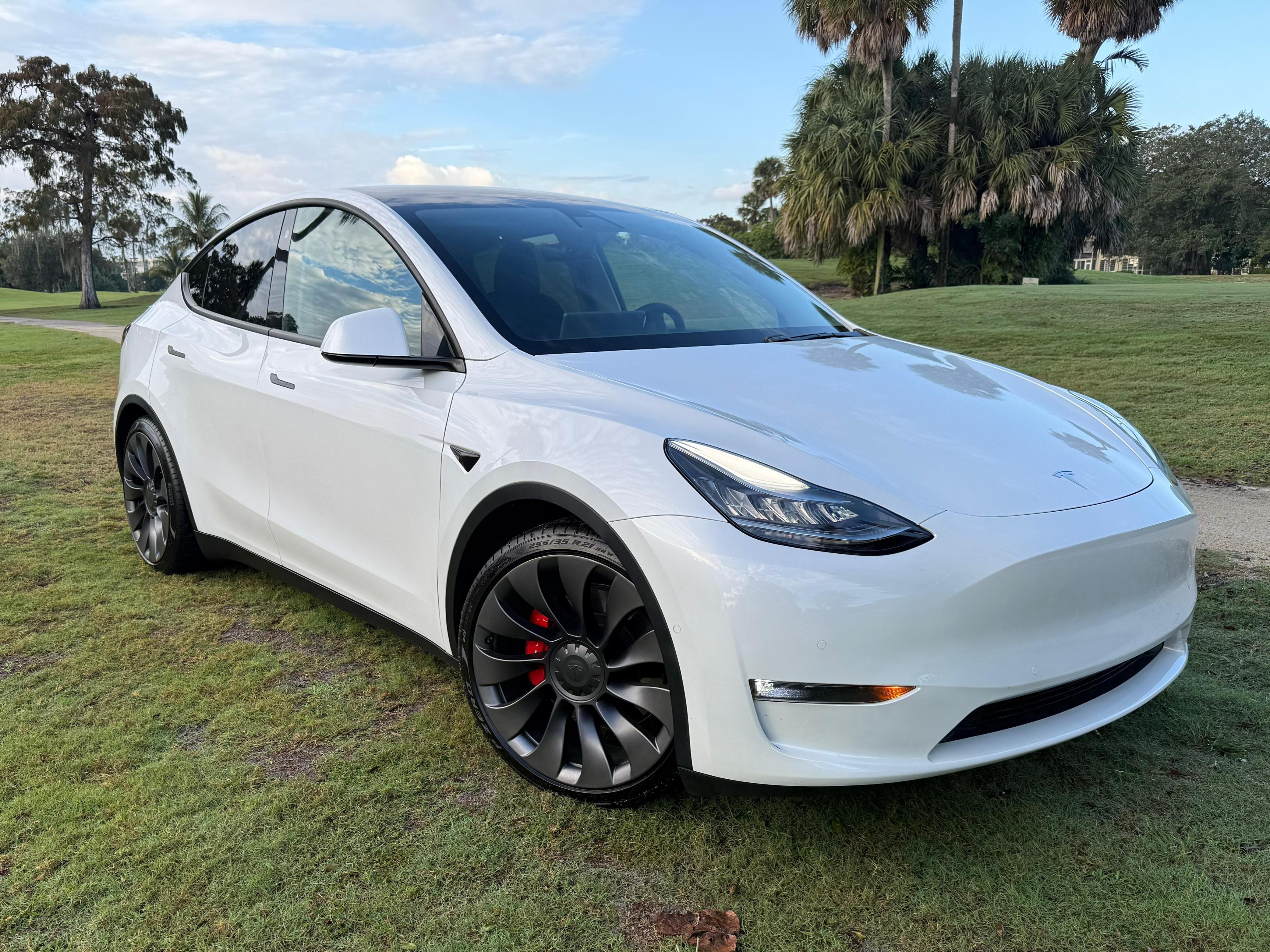 Tesla Model Y 2021 in Pompano Beach, FL