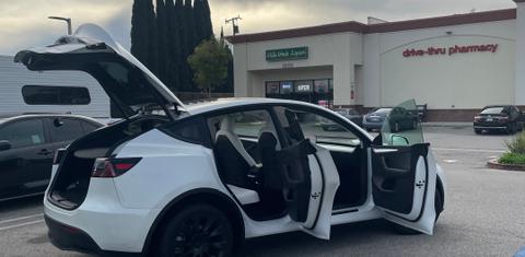 Tesla Model Y 2023