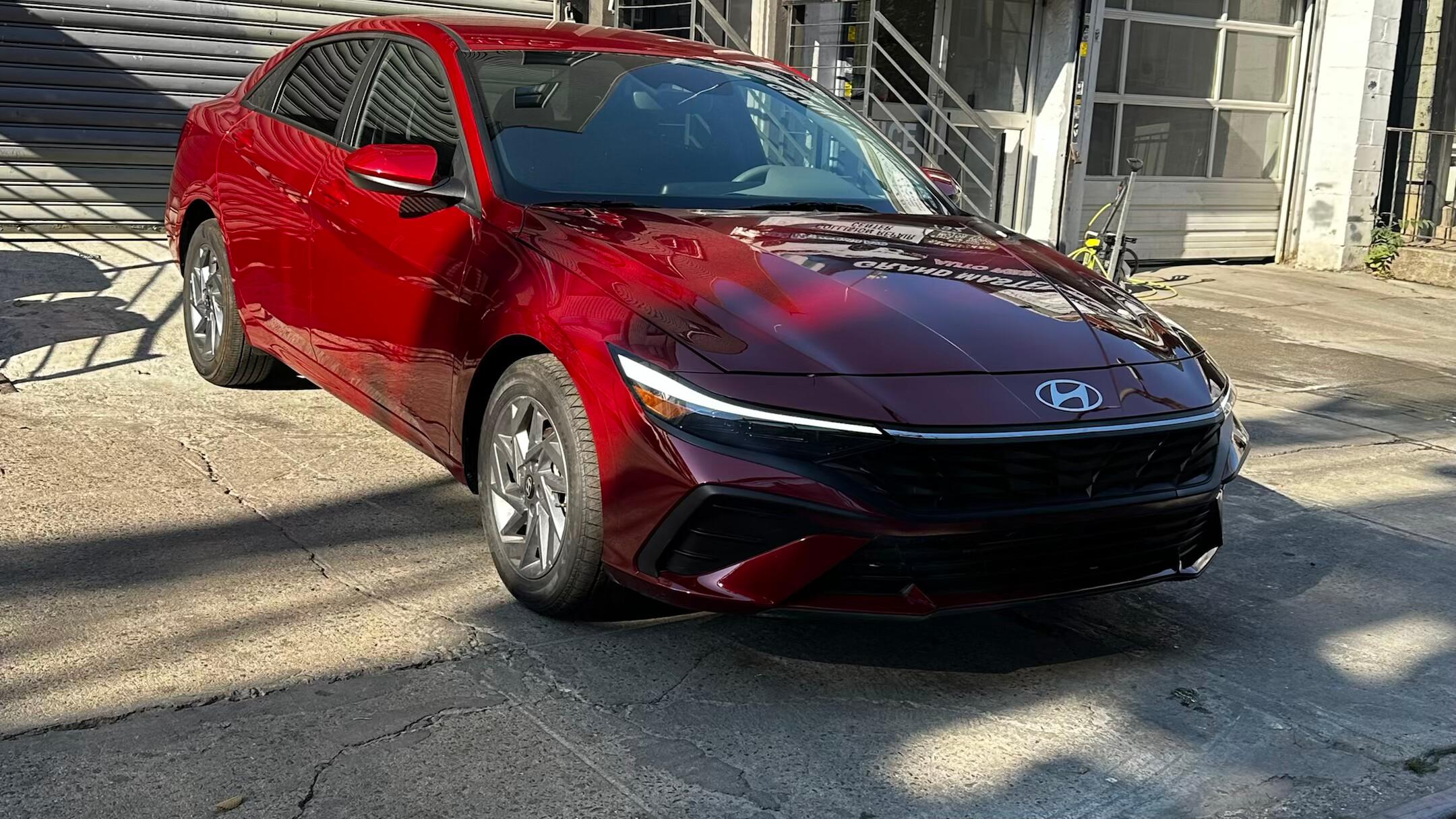 Hyundai Elantra 2024 in Hillside, NJ