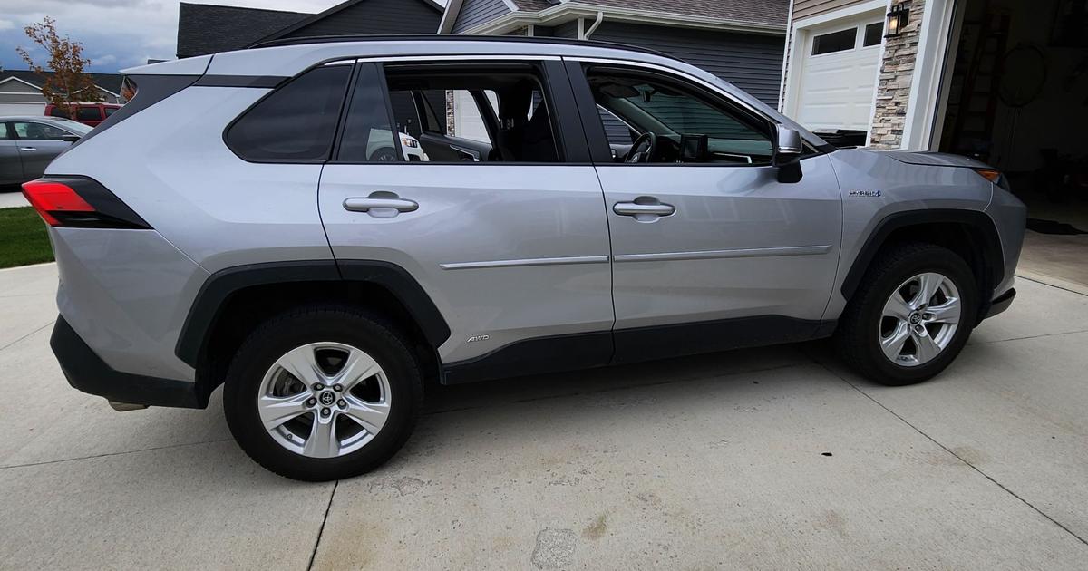 Toyota RAV4 Hybrid 2019 rental in Waukee, IA by Jennifer K. Turo