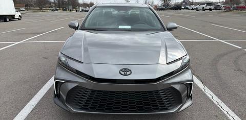 Toyota Camry Hybrid 2026
