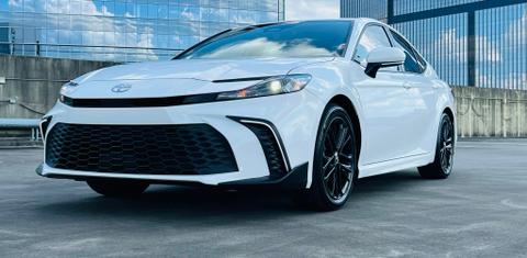 Toyota Camry Hybrid 2025
