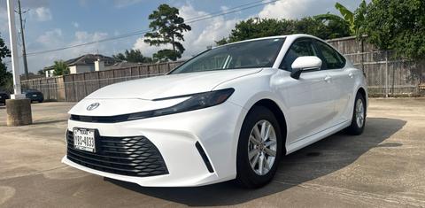 Toyota Camry Hybrid 2026