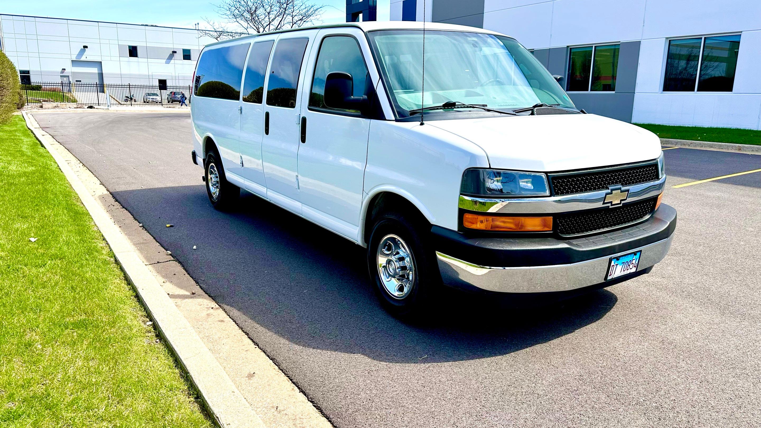 Chevrolet Express 2017 in Niles, IL