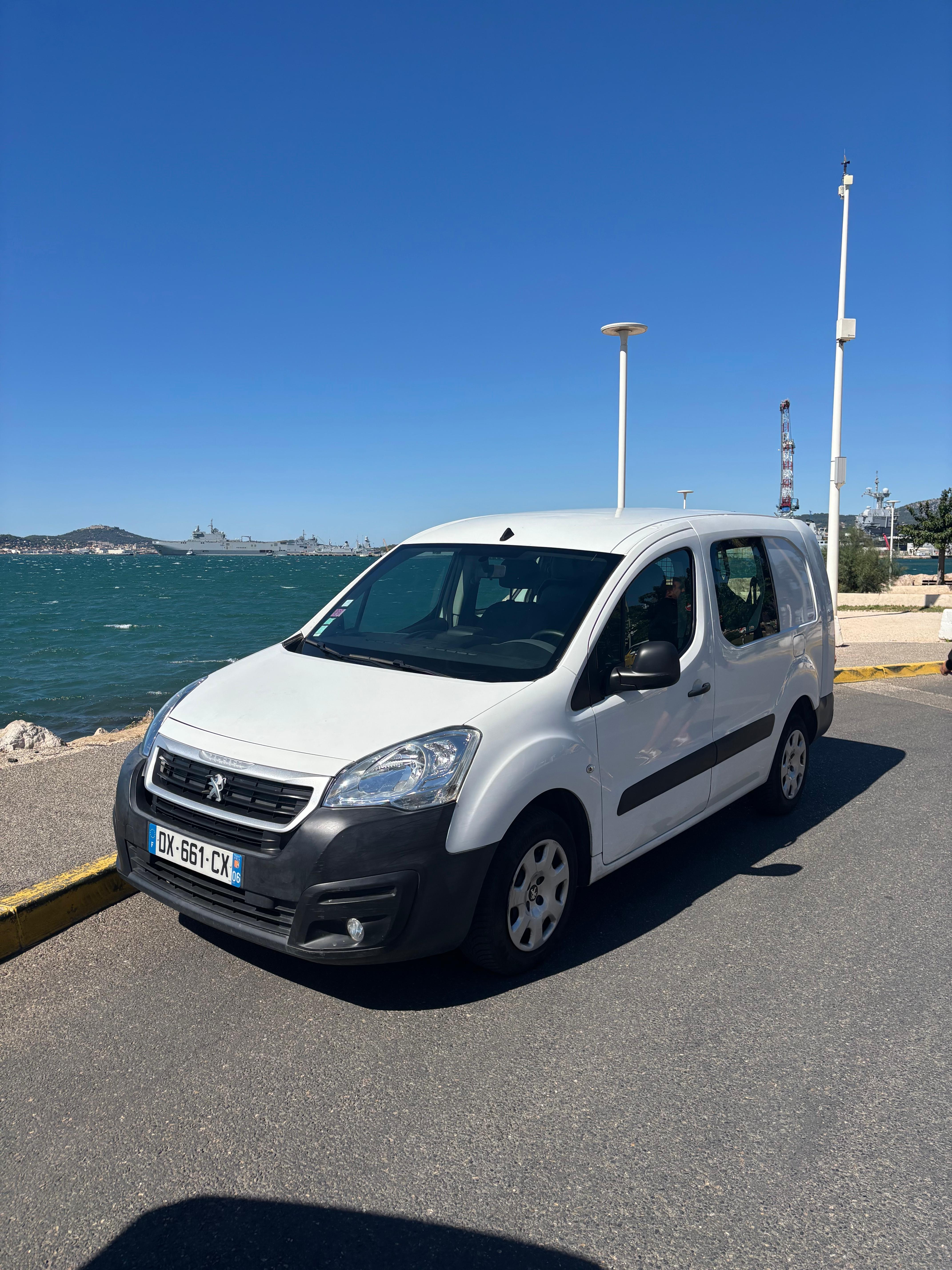Peugeot PARTNER FGN 2015 à Toulon