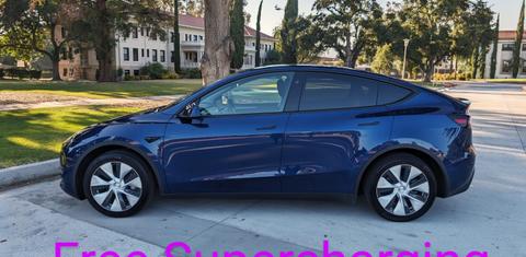Tesla Model Y 2024