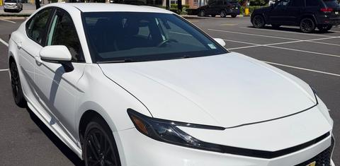 Toyota Camry Hybrid 2025