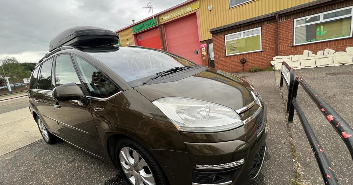Citroen Grand C4 Picasso 2013 rental in Romford, ENGLAND by Kornnika G