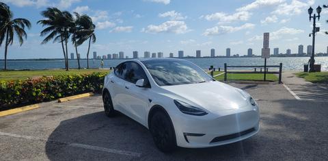 Tesla Model Y 2023