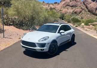 Porsche Macan car