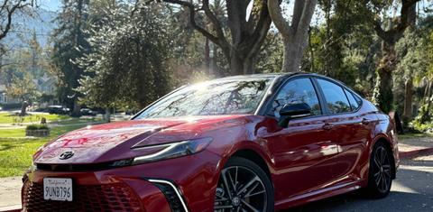 Toyota Camry Hybrid 2025