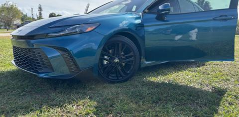 Toyota Camry Hybrid 2026