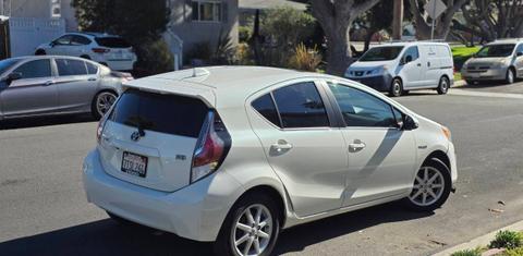 Toyota Prius c 2016