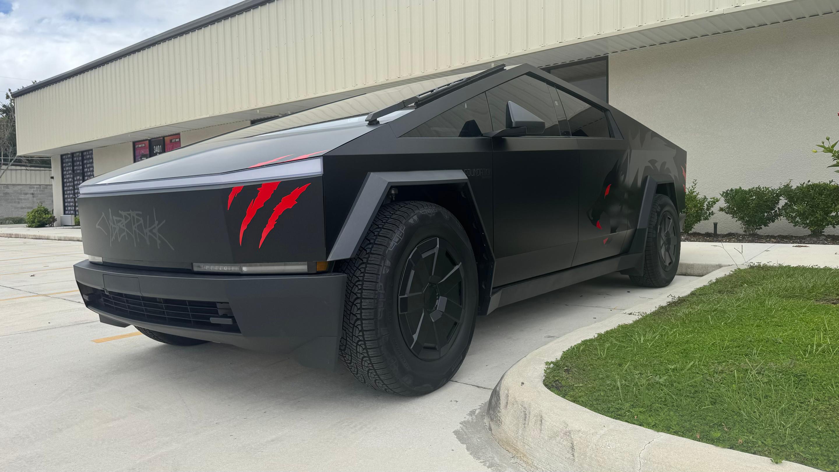 Tesla Cybertruck 2025 in Kissimmee, FL