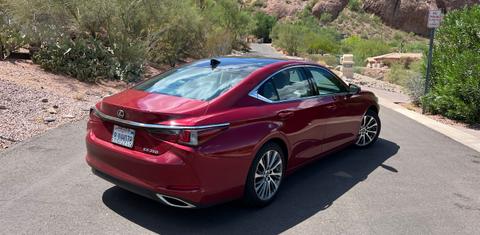 Lexus ES 2019