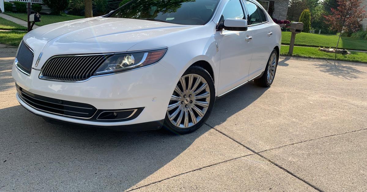 Lincoln MKS 2014 rental in Romulus, MI by Cortney S. Turo