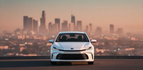 Toyota Camry Hybrid 2026