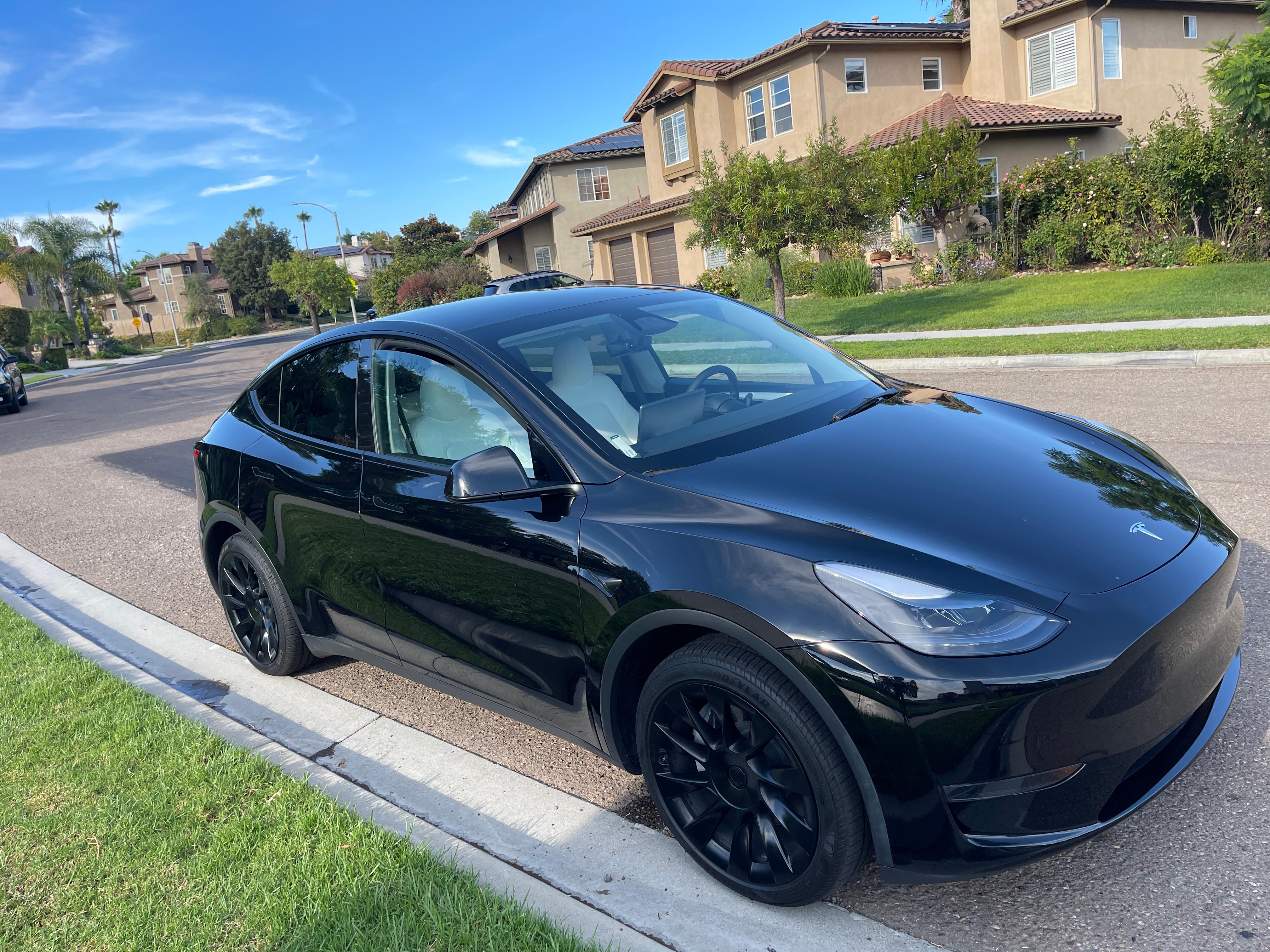 Tesla Model Y 2024 in San Diego, CA