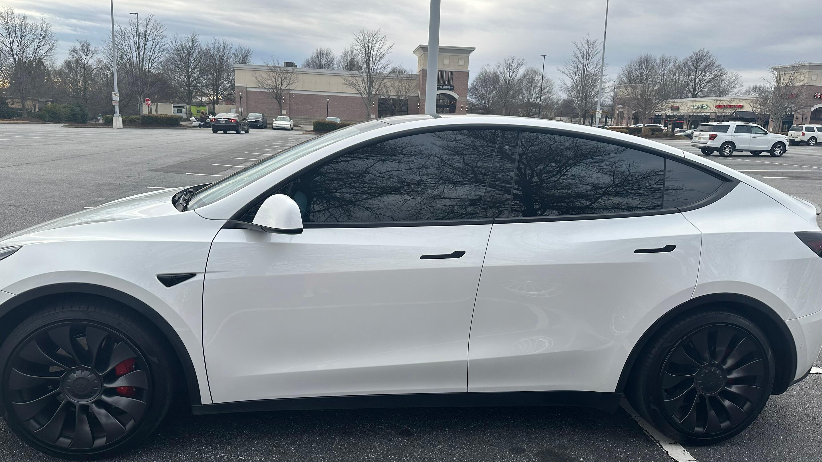 Tesla Model Y 2022 in Adairsville, GA