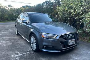 Audi A3 e-tron 2017 in Kailua