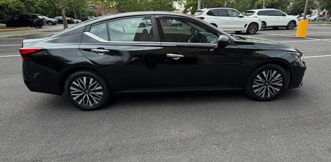Nissan Altima 2025