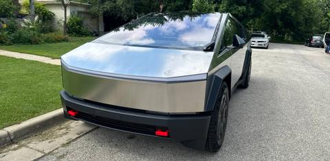 Tesla Cybertruck 2025