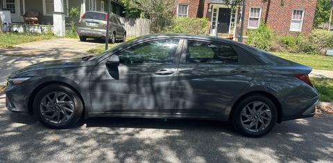 Hyundai Elantra 2024