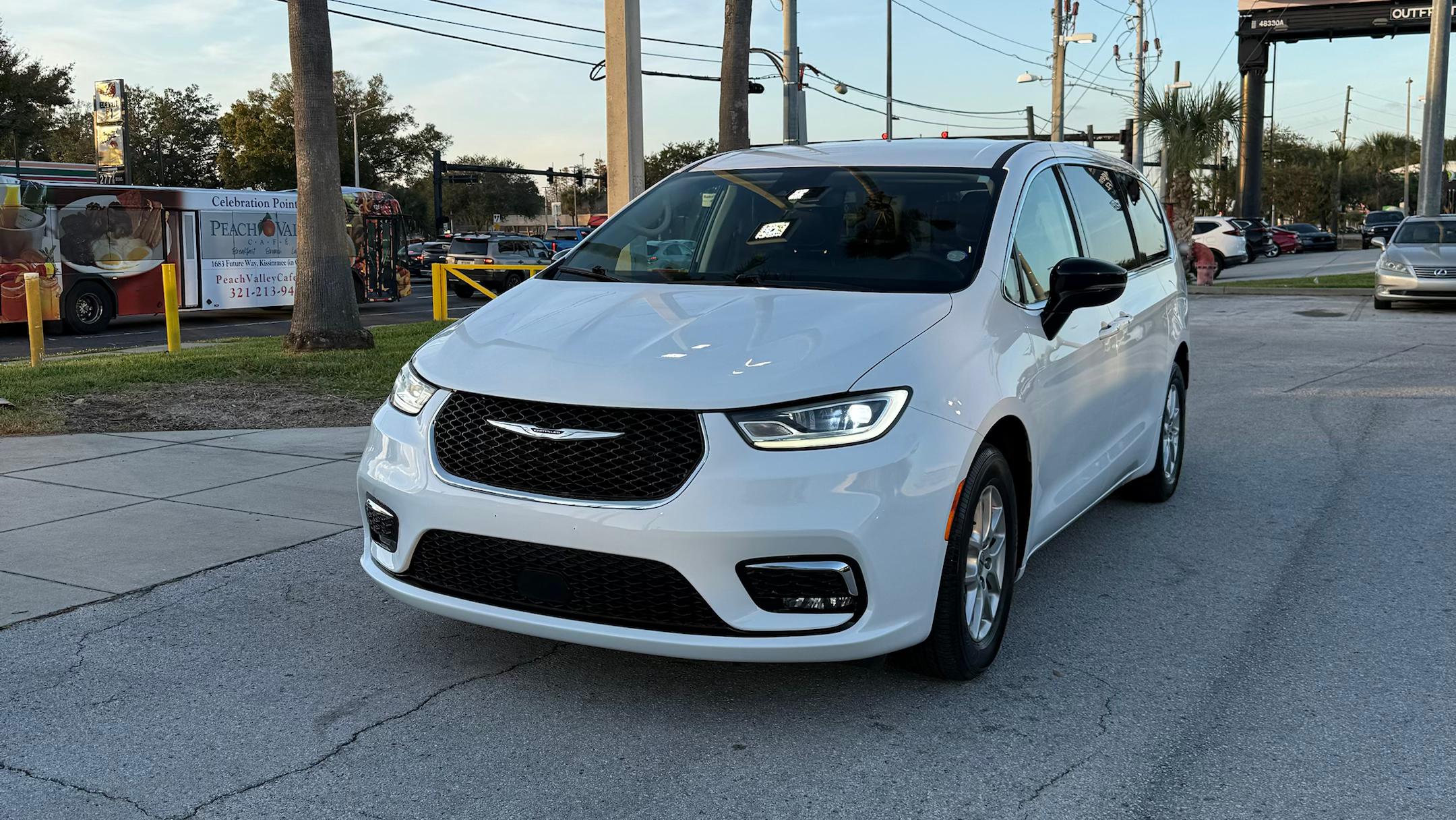 Chrysler Pacifica 2024 in 