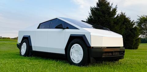 Tesla Cybertruck 2025