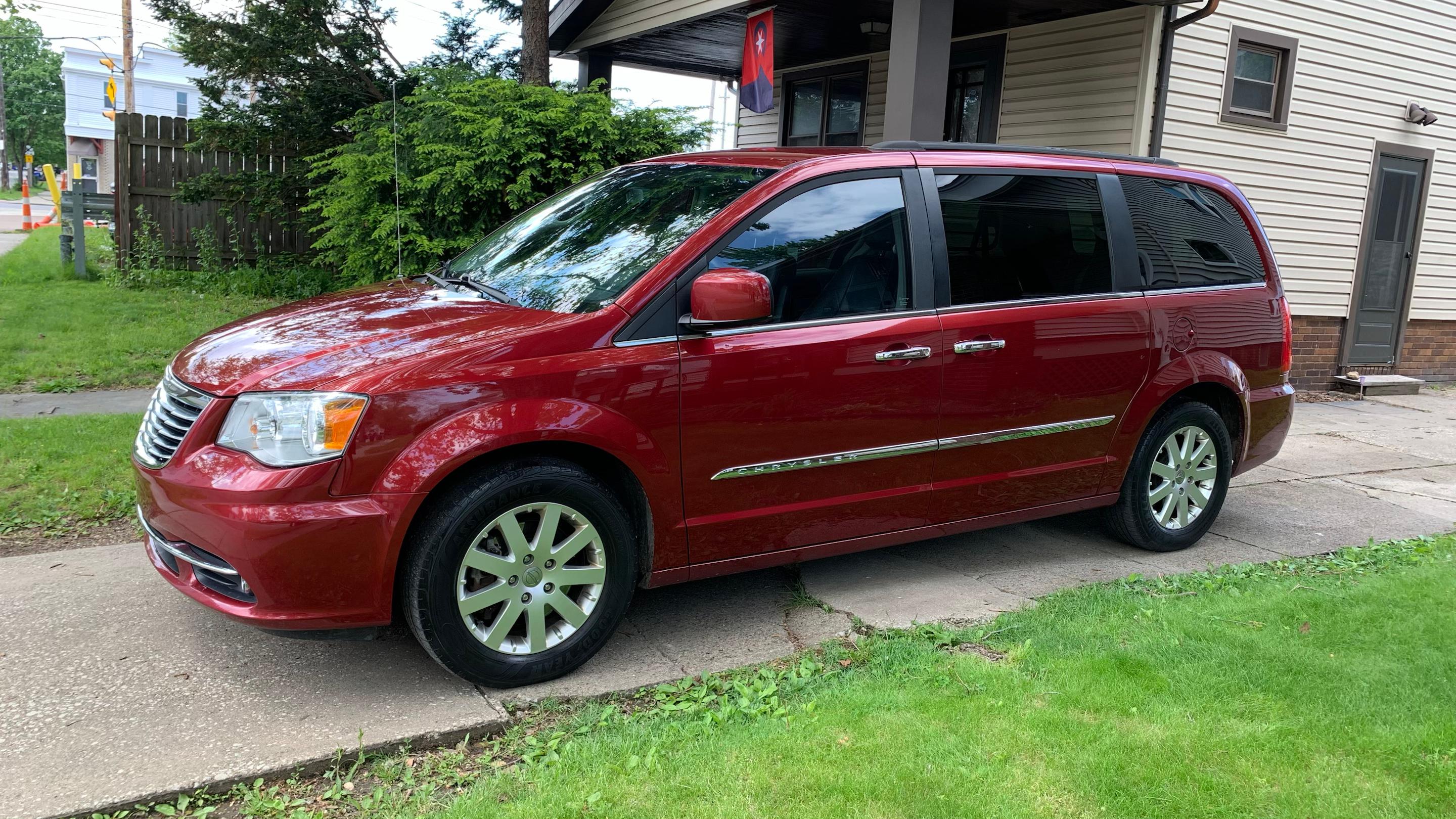Chrysler Town & Country 2015 in Cleveland, OH
