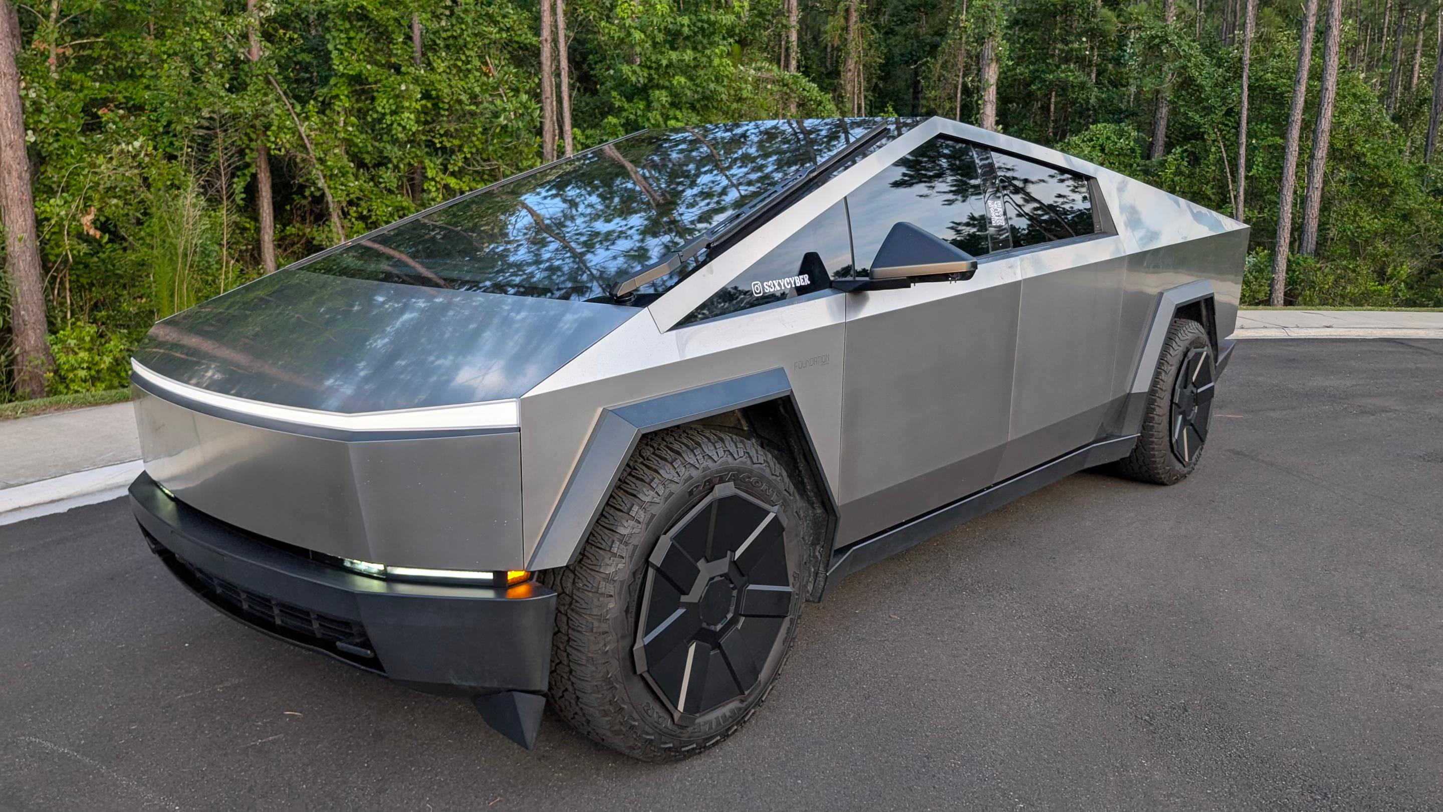 Tesla Cybertruck 2024 in Jacksonville, FL