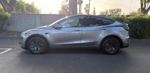 Tesla Model Y 2026