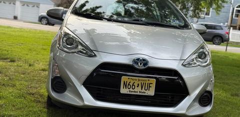 Toyota Prius c 2015
