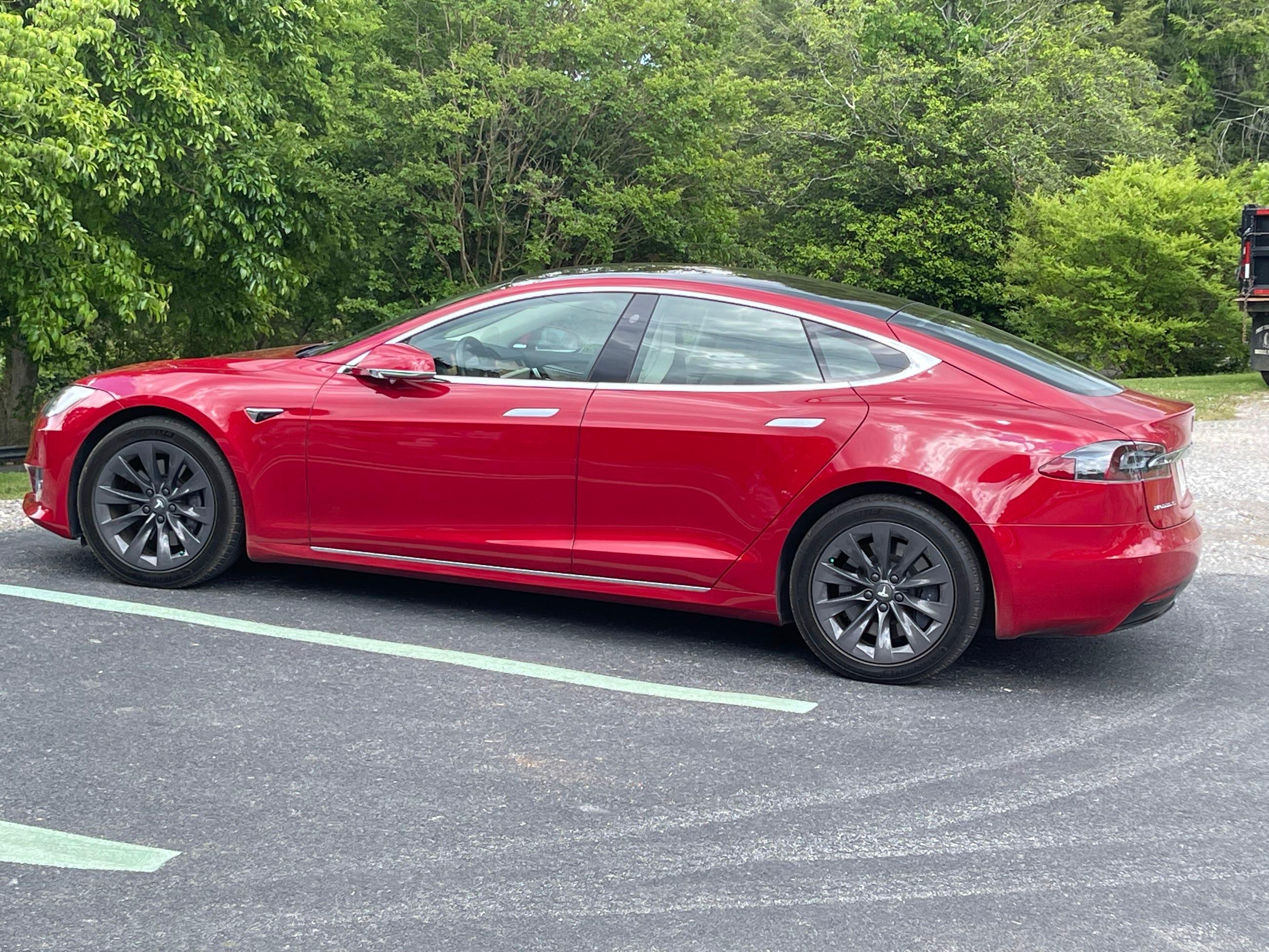 Tesla Model S 2018 in Knoxville, TN