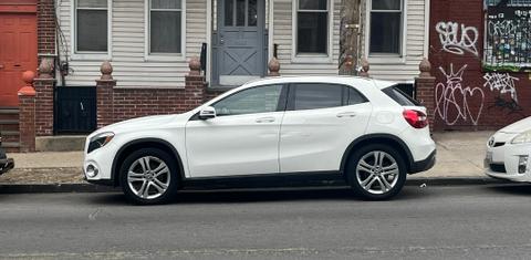 Mercedes-Benz GLA-Class 2019